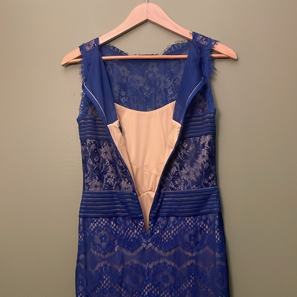 Tadashi Shoji Blue Chantilly Lace Sheath Boatneck Dress Sz 10P wedding Cocktail - Picture 9 of 9